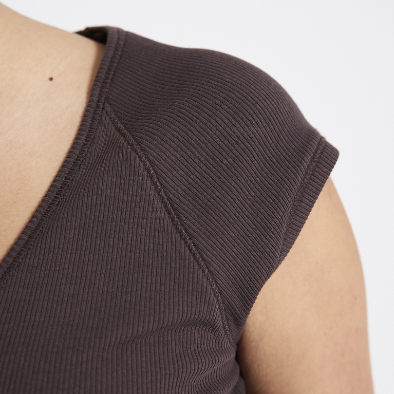 Ribbed v-neck top "Abigail" Brown